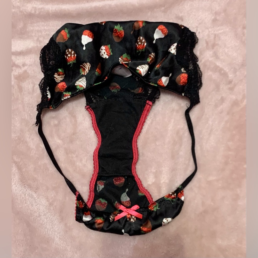 Victoria’s Secret Vintage Chocolate Strawberries Print Satin Bikini Panty - Picture 3 of 3
